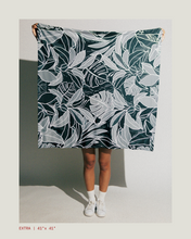 Load image into Gallery viewer, THE BLACK SHEEP