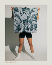 Load image into Gallery viewer, THE BLACK SHEEP